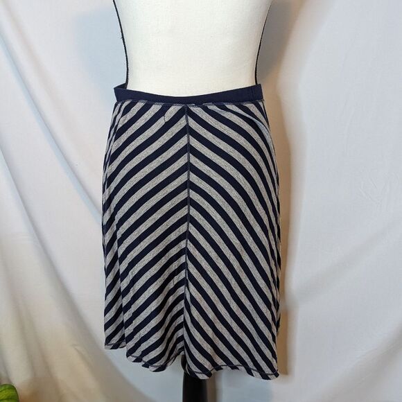 EUC - Max Studio Blue and Grey Chevron Stripes Skirt - M - Picture 3 of 3
